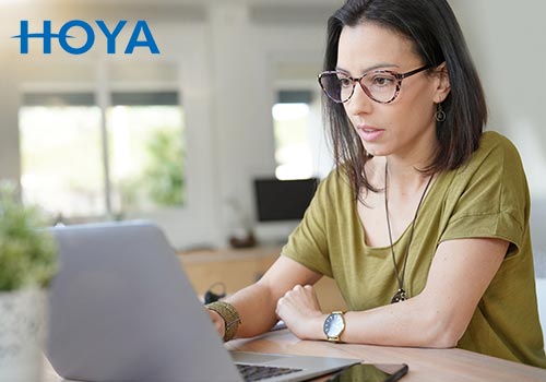 Brillenglazen met HOYA BlueControl coating gaan vermoeide ogen tegen