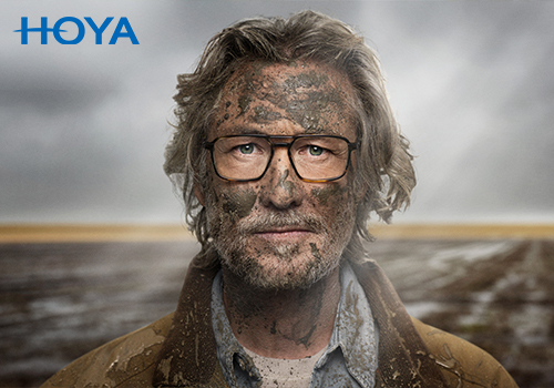 Altijd heldere brillenglazen? Deze coating van HOYA maakt het mogelijk...